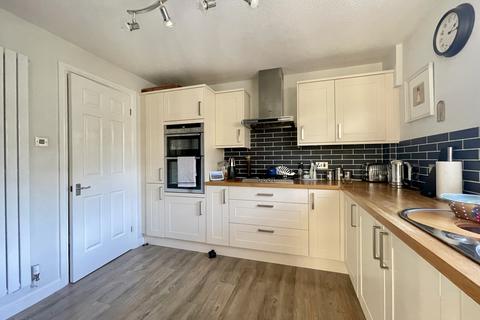 25 Steeple Drive, Exeter, EX2 8FL