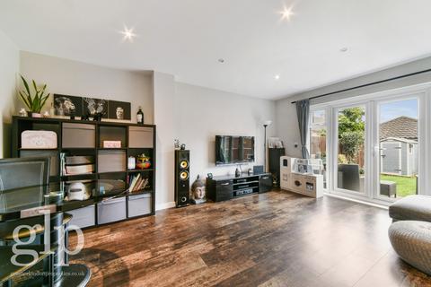 13 Daly Drive, Bromley, BR1 2FF