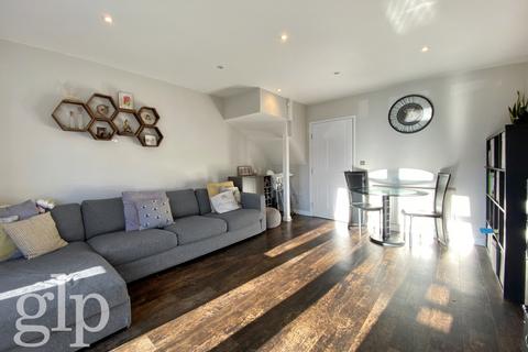 13 Daly Drive, Bromley, BR1 2FF