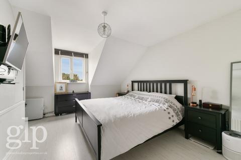 13 Daly Drive, Bromley, BR1 2FF