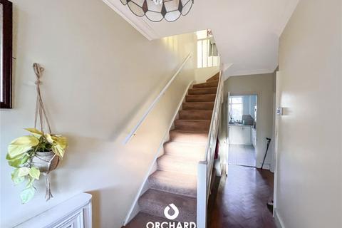 4 Grove Close, Uxbridge, UB10 8QN