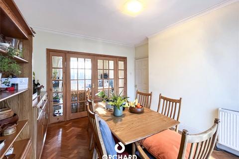 4 Grove Close, Uxbridge, UB10 8QN
