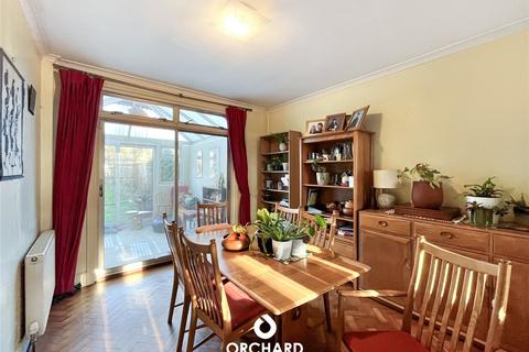 4 Grove Close, Uxbridge, UB10 8QN