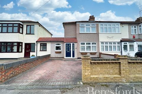 25 Chestnut Glen, Hornchurch, RM12 4HL