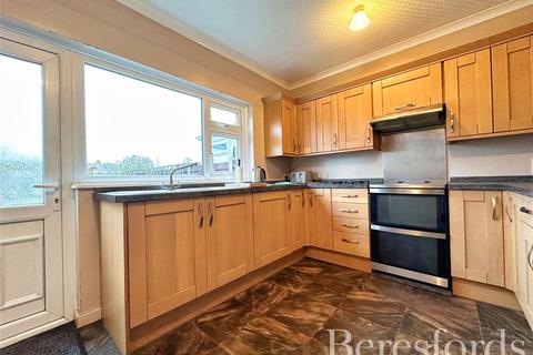 25 Chestnut Glen, Hornchurch, RM12 4HL