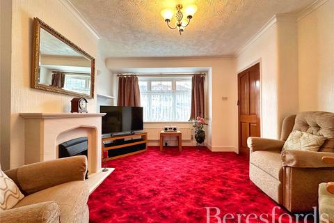 25 Chestnut Glen, Hornchurch, RM12 4HL