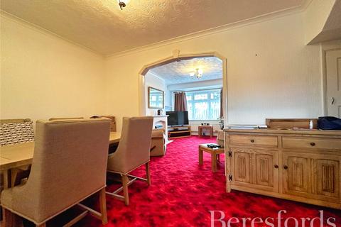 25 Chestnut Glen, Hornchurch, RM12 4HL