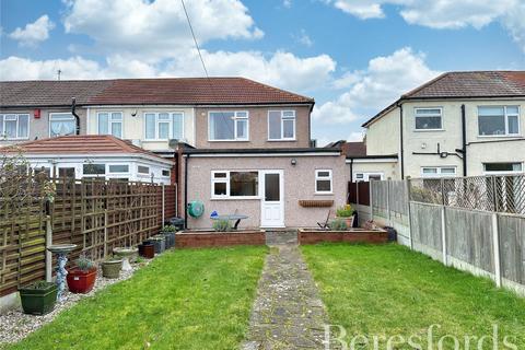 25 Chestnut Glen, Hornchurch, RM12 4HL