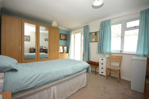 15 Glan Y Mor, Fairbourne, LL38 2BX