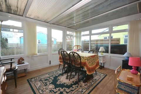 15 Glan Y Mor, Fairbourne, LL38 2BX