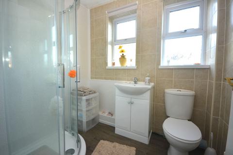 15 Glan Y Mor, Fairbourne, LL38 2BX