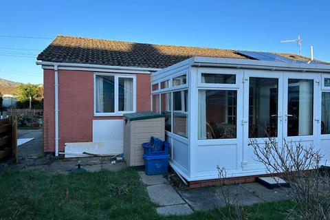15 Glan Y Mor, Fairbourne, LL38 2BX