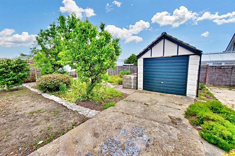 2 bedroom detached bungalow for sale, Northbourne