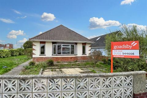 2 bedroom detached bungalow for sale, Northbourne