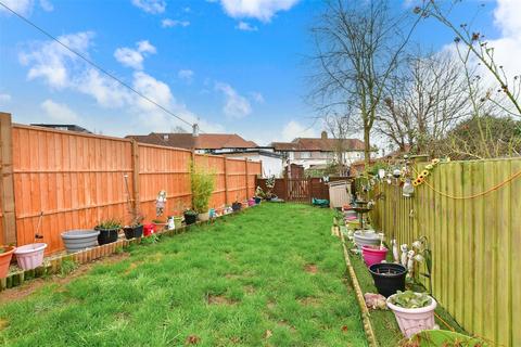 9 Tudor Drive, Romford, RM2 5LJ