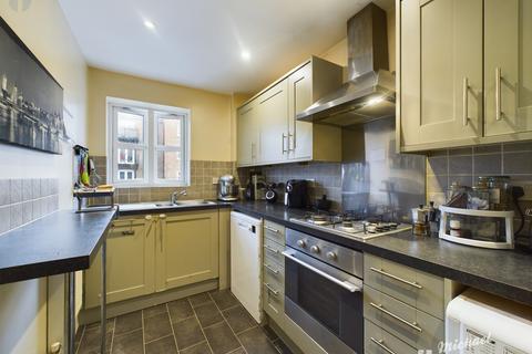 2 bedroom flat for sale, Masters House, Coxhill Way, Aylesbury, Buckinghamshire