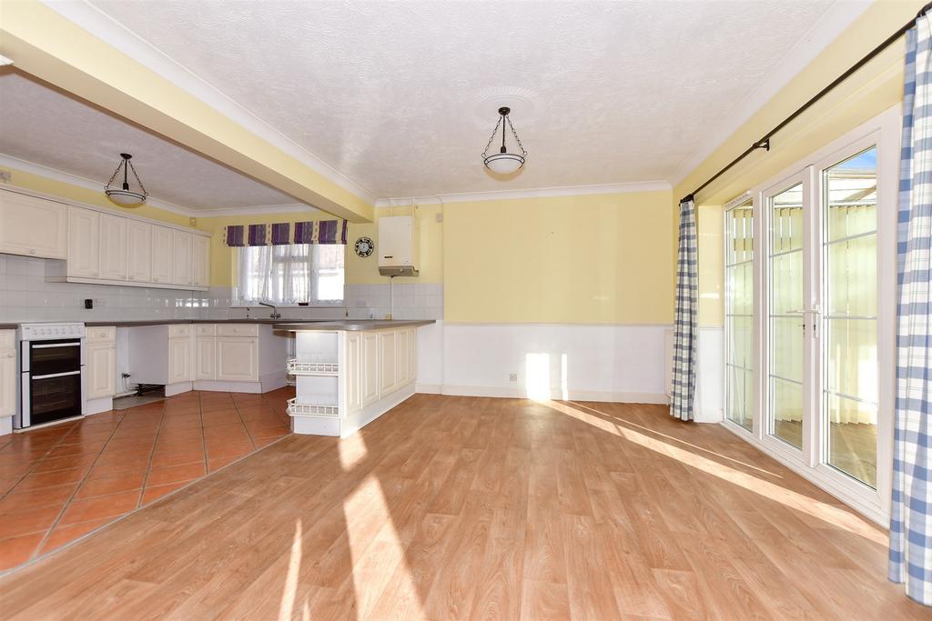 Linden Avenue, Herne Bay, Kent 3 bed detached bungalow for sale £475,000
