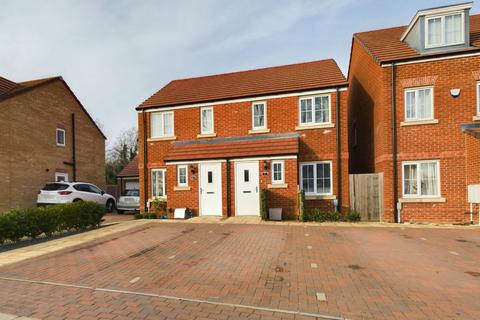 5 Aviary Row, Northampton, NN2 7FJ