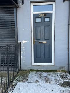 3 bedroom flat to rent, New Hey Road, Huddersfield HD3