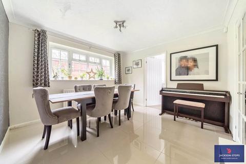 5 bedroom detached house for sale, Shepperton Close, Great Billing, Northampton, NN3