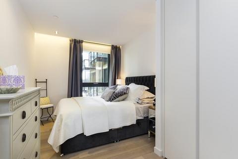 1 bedroom flat for sale - Large 1 bedroom apartment for sale in Plimsoll Building Kings Cross with sunny balcony overlooking garden., N1C