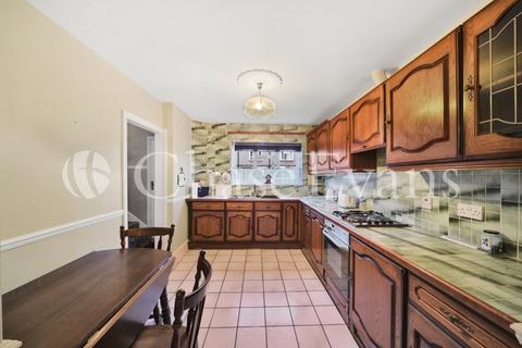 9 Daniel Bolt Close, London, E14 6QL
