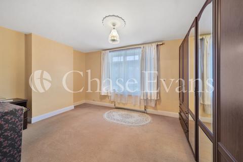 9 Daniel Bolt Close, London, E14 6QL