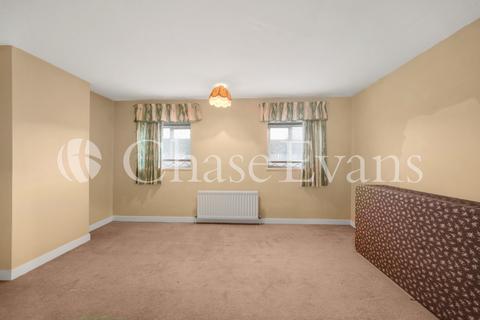 9 Daniel Bolt Close, London, E14 6QL