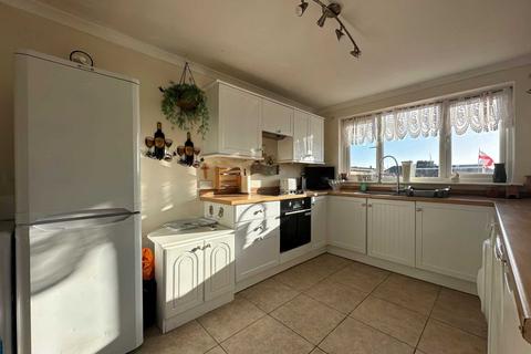 2 bedroom bungalow for sale, Abbotts Walk, Bexleyheath DA7