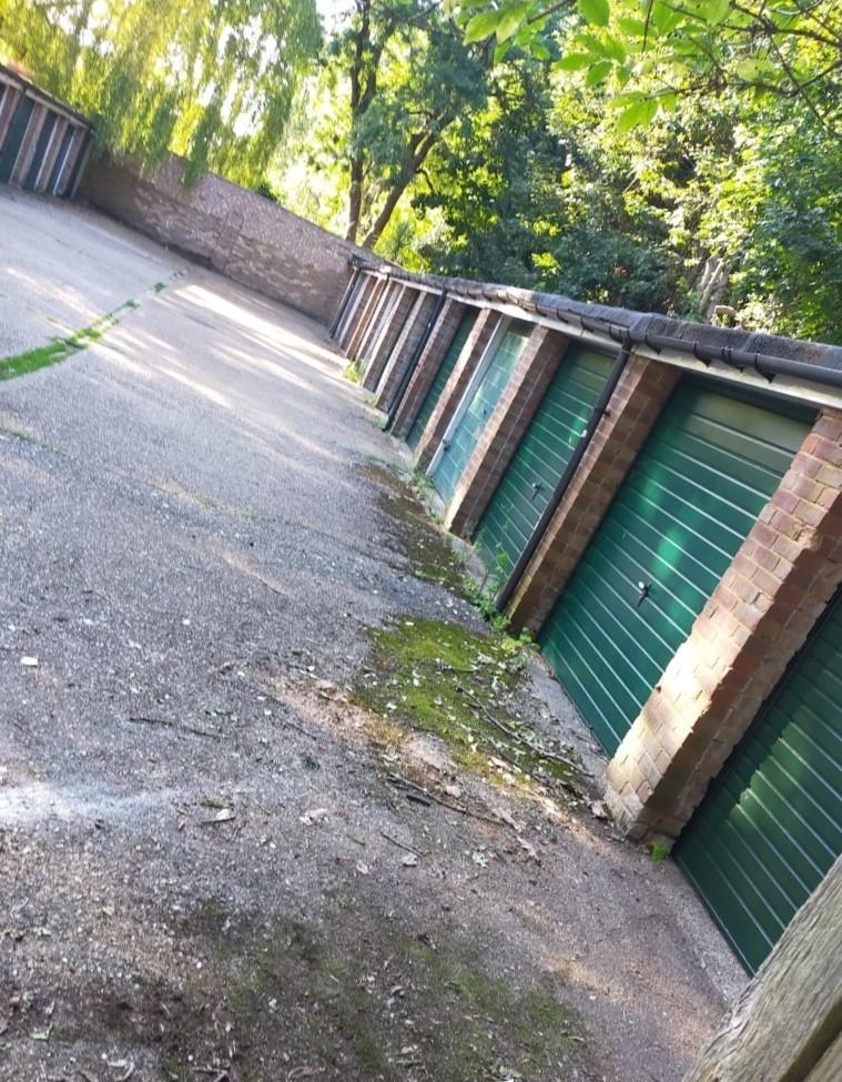 Lower Camden Chislehurst BR7 Parking £190 pcm (£44 pw)