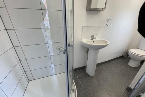 Studio to rent, Lordship Lane, Wood Green