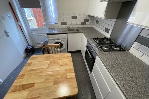 Studio to rent, Lordship Lane, Wood Green
