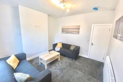 2 bedroom terraced house to rent, Carberry Terrace, Leeds, LS6 1QH
