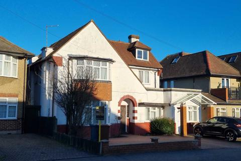 241 Mutton Lane, Potters Bar, EN6 2AT