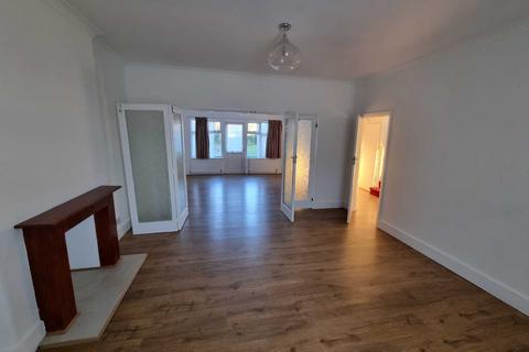 241 Mutton Lane, Potters Bar, EN6 2AT