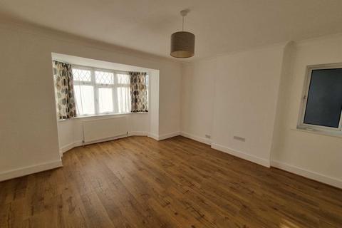 241 Mutton Lane, Potters Bar, EN6 2AT