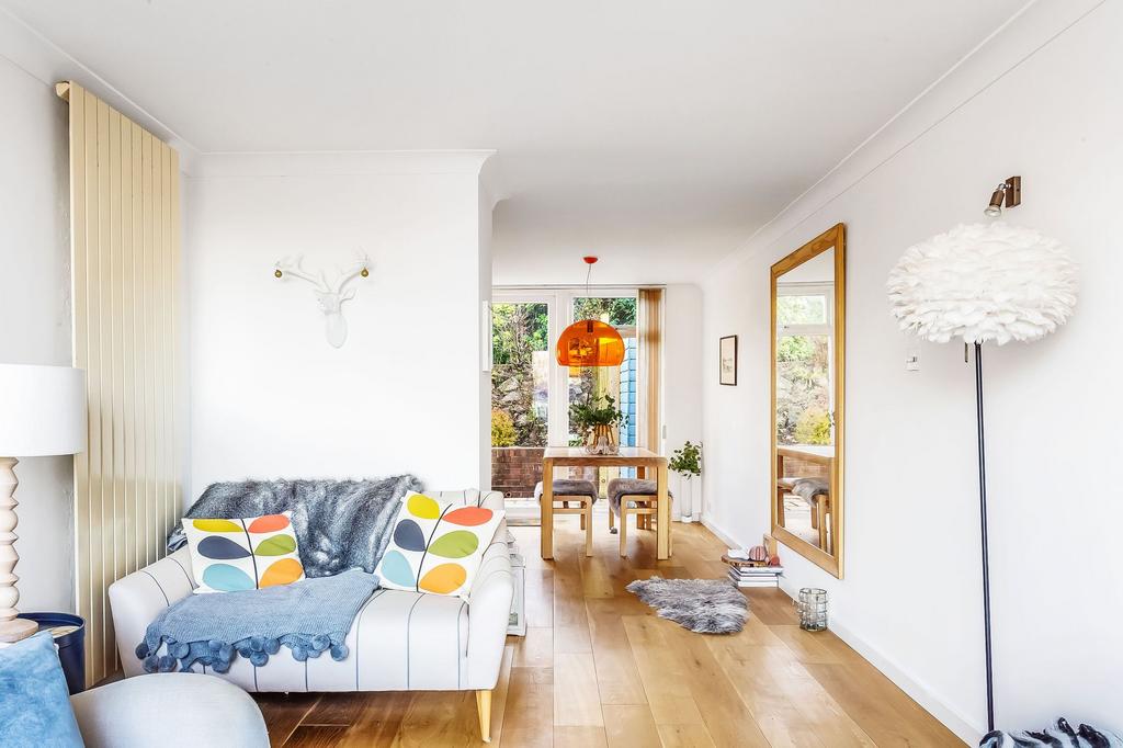 Cedar Ridge, Tunbridge Wells, TN2 3 bed terraced house for sale £375,000