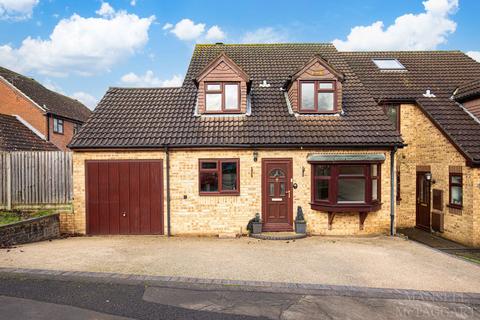 3 Wilberforce Close, Crawley, RH11 9TD