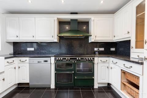 3 Wilberforce Close, Crawley, RH11 9TD