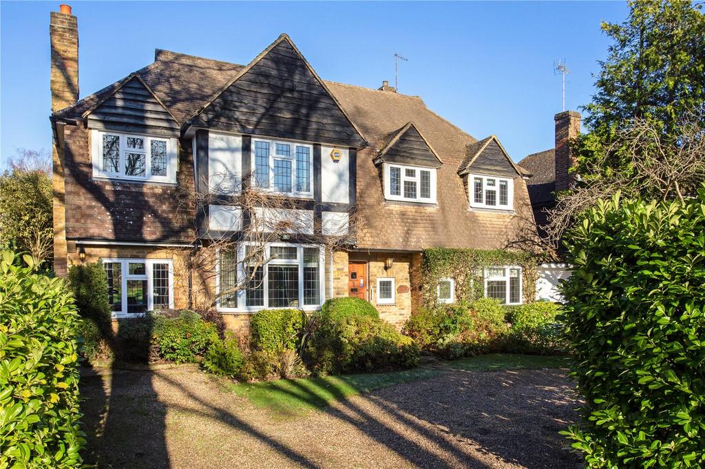 Mizen Way, Cobham, Surrey, KT11 4 bed detached house for sale £1,750,000