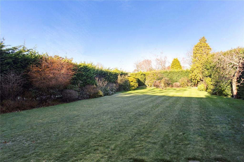 Mizen Way, Cobham, Surrey, KT11 4 bed detached house for sale £1,750,000