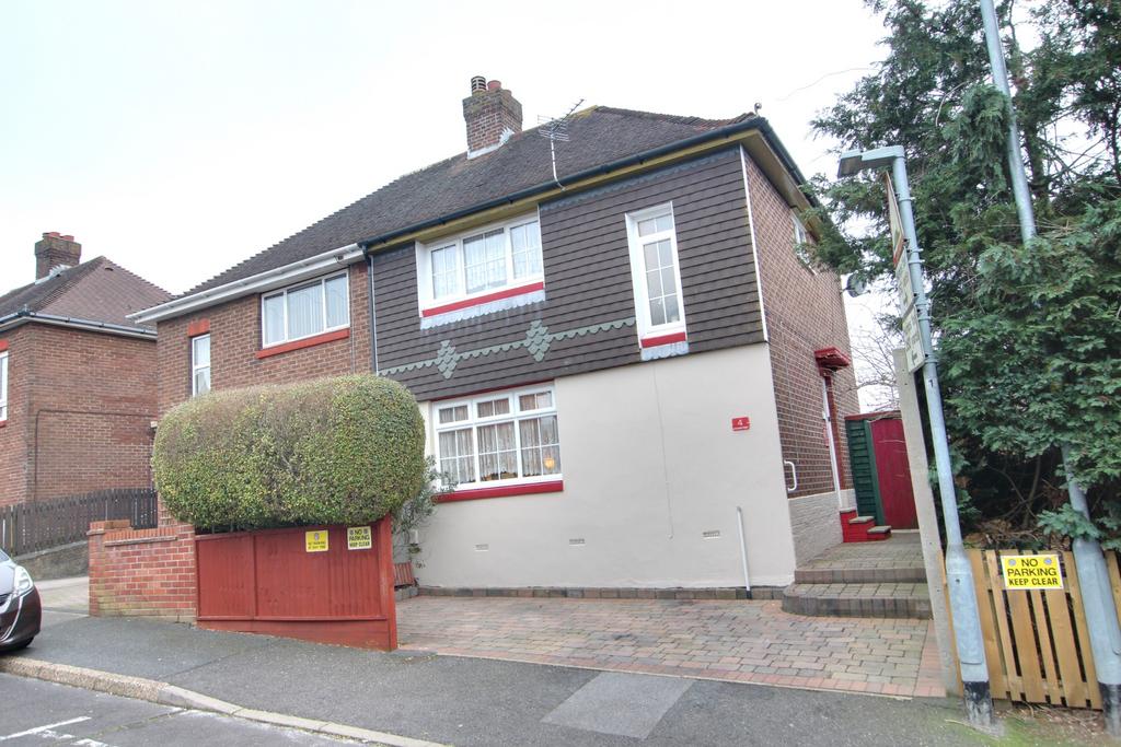 HADLEIGH ROAD, WYMMERING 3 bed house for sale £300,000