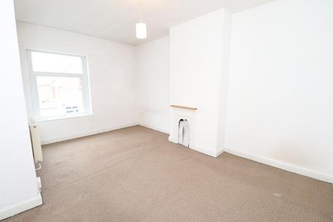 2 bedroom end of terrace house for sale, Fountain Street, Morley, Leeds, West Yorkshire, LS27