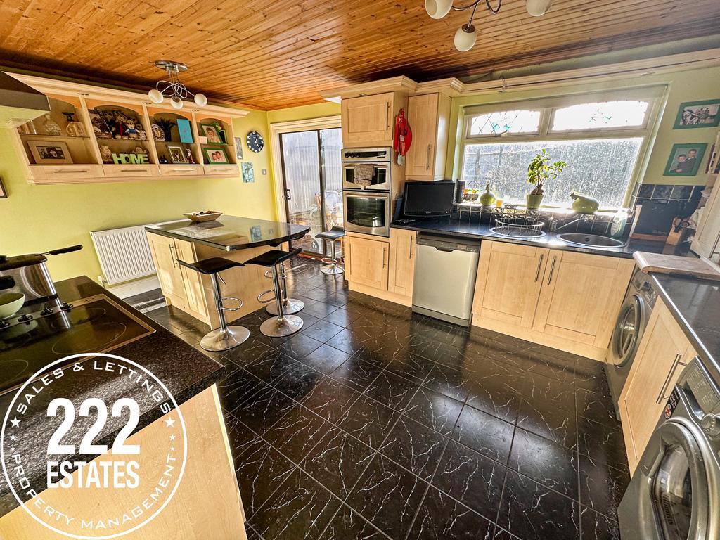 25 Withers Avenue Warrington WA2 8ET 4 bed semidetached house £280,000