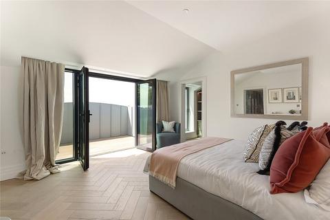 3 bedroom penthouse to rent, Kensington Gardens Square, London, W2