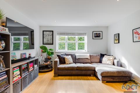 2 bedroom flat for sale, Valley Hill, Loughton, IG10