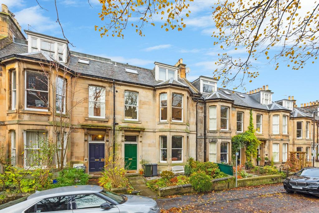 Hartington Gardens, Edinburgh, Bruntsfield, EH10 4LD 2 bed apartment