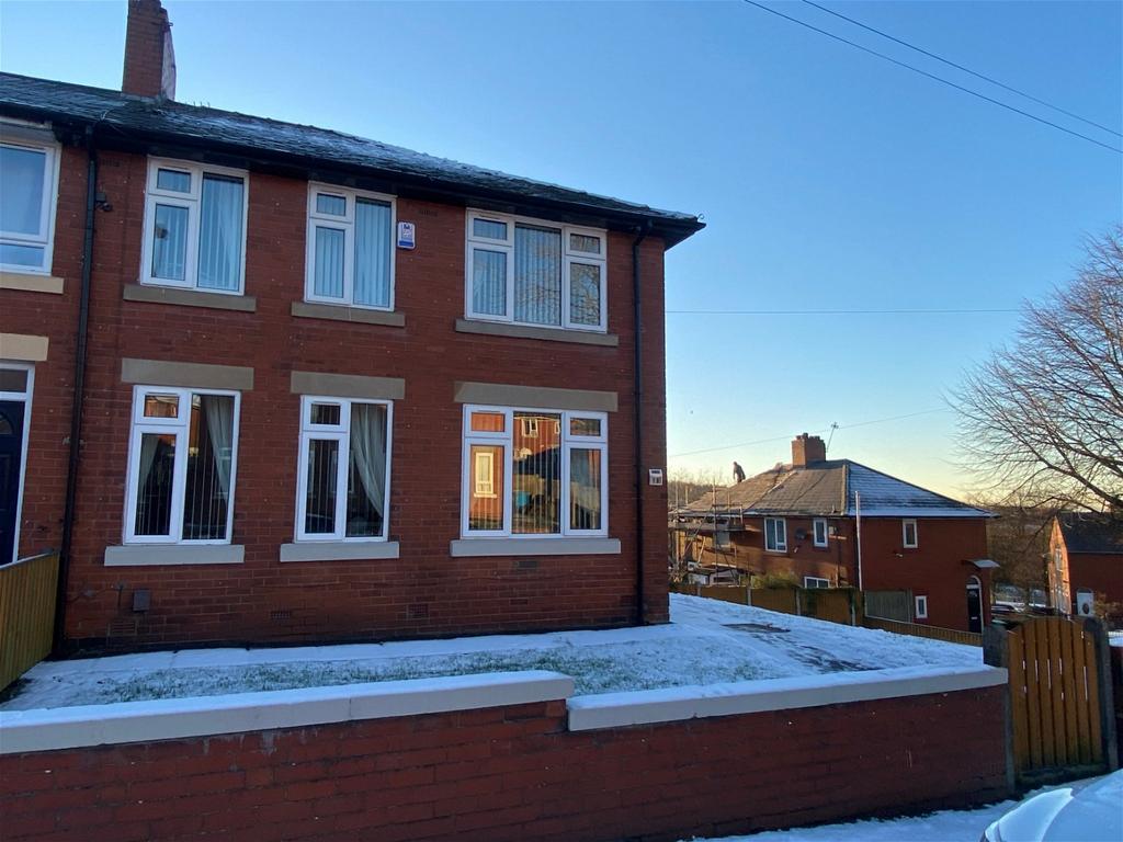 Browning Road, Derker, Oldham 4 bed end of terrace house for sale £