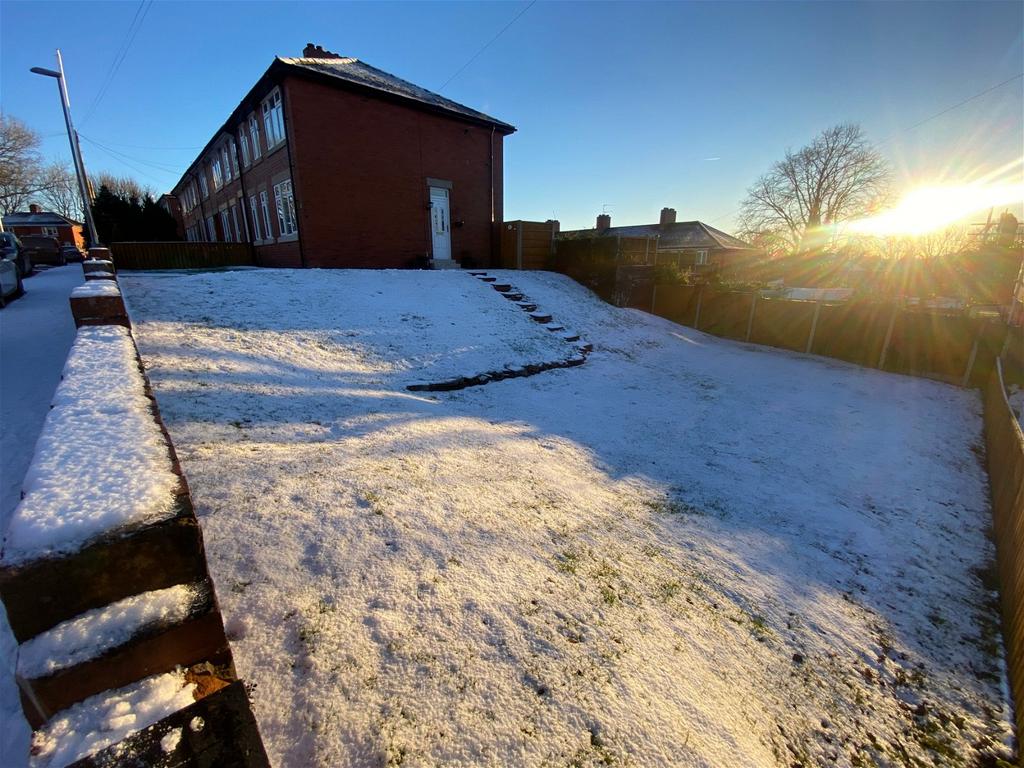 Browning Road, Derker, Oldham 4 bed end of terrace house for sale £