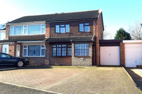3 bedroom semi-detached house for sale - Meadow Park, Tamworth, B79
